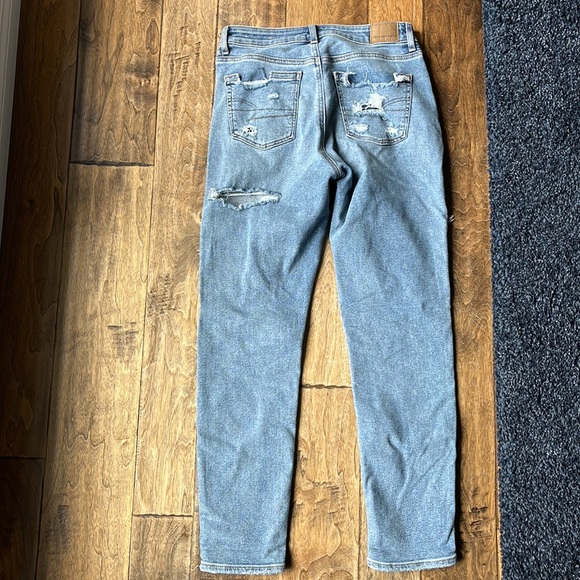 Distressed mom jeans - Picture 4 of 5